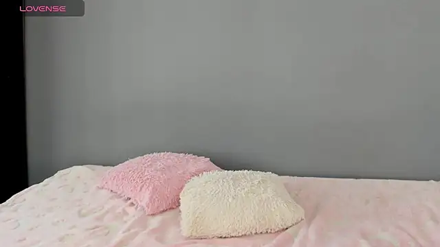 Snapshot of AntonellaaRossii chatting on 09/21/25, 02:08 AntonellaaRossii online show from 09/21/25, 02:08