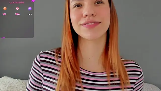 Snapshot of AntonellaaRossii chatting on 09/29/25, 01:27 AntonellaaRossii online show from 09/29/25, 01:27