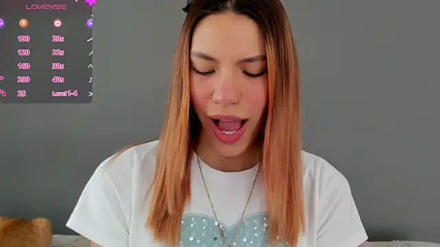 Snapshot of AntonellaaRossii chatting on 10/02/25, 01:18 AntonellaaRossii online show from 10/02/25, 01:18