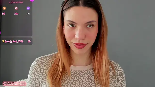 Snapshot of AntonellaaRossii chatting on 10/17/25, 02:08 AntonellaaRossii online show from 10/17/25, 02:08