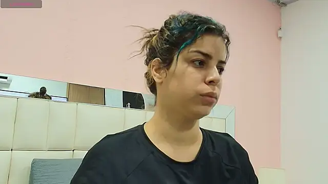 gisell gomez online show from 11/18/25, 12:20