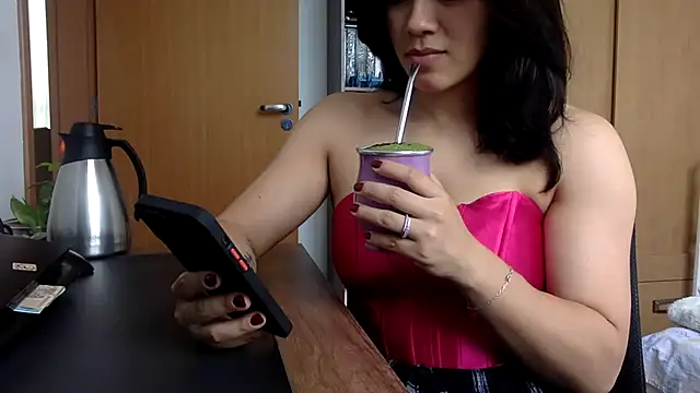 SEXOFLION online show from 10/06/25, 05:32