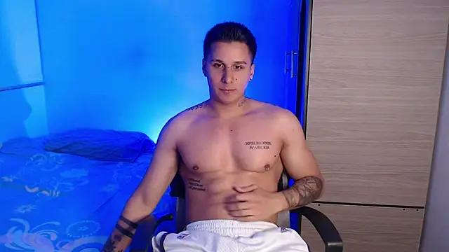 Snapshot of valentinosex1 chatting on 01/11/26, 10:04 valentinosex1 online show from 01/11/26, 10:04