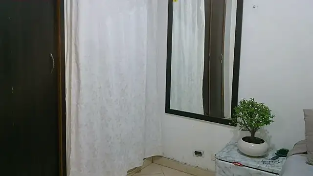 Snapshot of Zendaya11 chatting on 09/12/25, 11:26 Zendaya11 online show from 09/12/25, 11:26