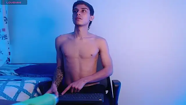 axel davis  online show from 10/14/25, 01:39