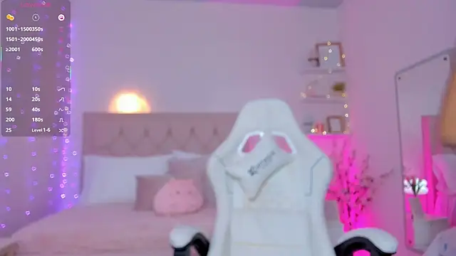 Snapshot of kim_dreams18 chatting on 10/25/25, 12:07 kim dreams18 online show from 10/25/25, 12:07