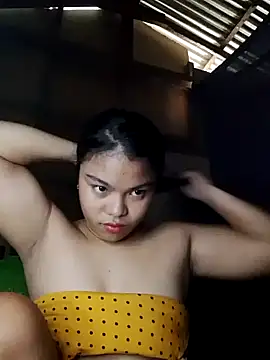 Snapshot of cloe_candy19 chatting on 10/10/25, 10:31 cloe candy19 online show from 10/10/25, 10:31