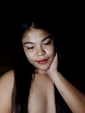 Snapshot of cloe_candy19 chatting on 10/21/25, 12:50 cloe candy19 online show from 10/21/25, 12:50