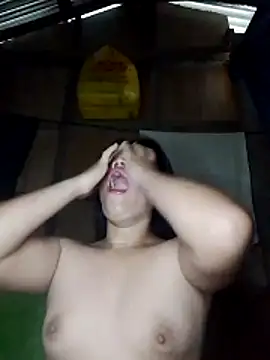 Snapshot of cloe_candy19 chatting on 12/15/25, 10:14 cloe candy19 online show from 12/15/25, 10:14