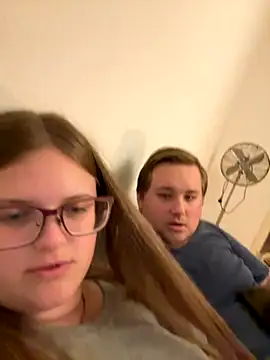 Snapshot of CurvyPaar2 chatting on 09/11/25, 07:03 CurvyPaar2 online show from 09/11/25, 07:03