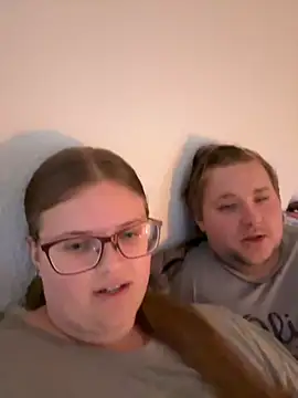 Snapshot of CurvyPaar2 chatting on 09/14/25, 02:05 CurvyPaar2 online show from 09/14/25, 02:05