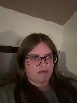 Snapshot of CurvyPaar2 chatting on 02/02/26, 07:12 CurvyPaar2 online show from 02/02/26, 07:12