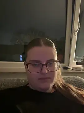 Snapshot of CurvyPaar2 chatting on 02/10/26, 08:35 CurvyPaar2 online show from 02/10/26, 08:35