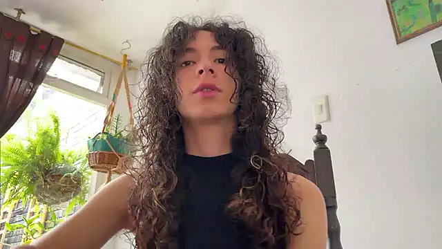 camille delrey online show from 12/16/25, 05:07