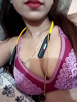 Snapshot of payalsharma95 chatting on 09/14/25, 04:39 payalsharma95 online show from 09/14/25, 04:39