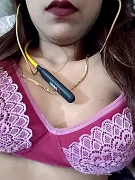 Snapshot of payalsharma95 chatting on 10/07/25, 05:21 payalsharma95 online show from 10/07/25, 05:21