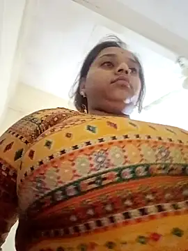 Snapshot of Hot_crety chatting on 10/12/25, 11:48 Hot crety online show from 10/12/25, 11:48