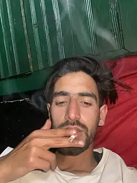 lyath3245 online show from 04/15/26, 06:42