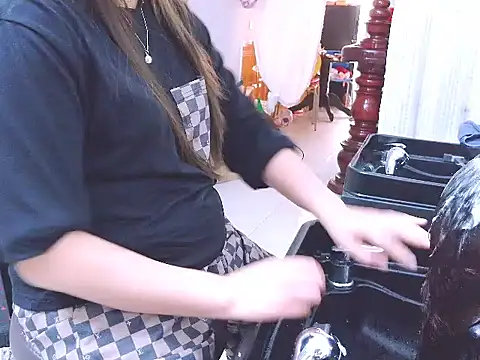 Snapshot of Luna359_ chatting on 12/18/25, 04:07 Luna359 online show from 12/18/25, 04:07