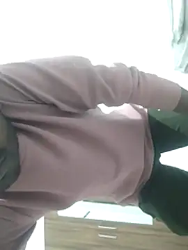 Snapshot of Wet_BunnyFun chatting on 01/18/26, 05:17 Wet BunnyFun online show from 01/18/26, 05:17