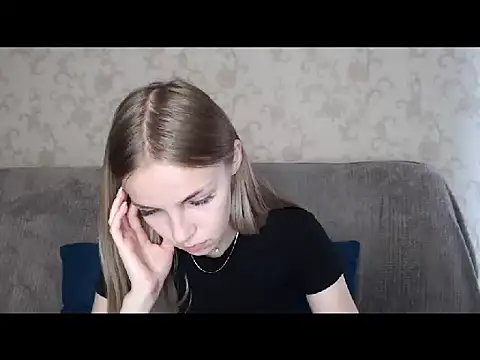 HitGyrl online show from 09/18/25, 08:16