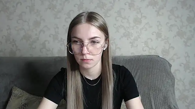 HitGyrl online show from 02/25/26, 01:04