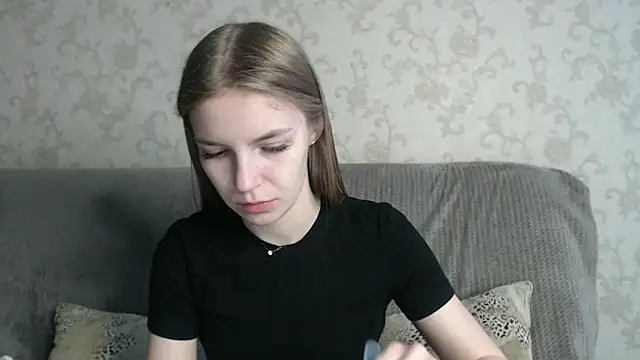 HitGyrl online show from 04/23/26, 01:18