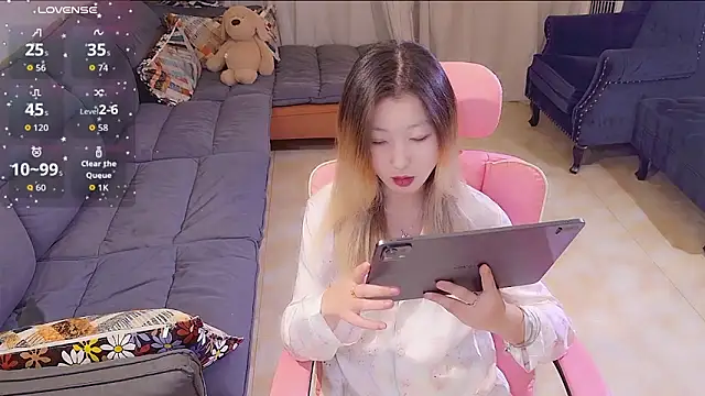 Deserve E online show from 10/15/25, 01:11