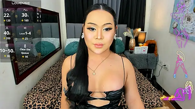 Snapshot of ZiaFamurri chatting on 06/19/26, 10:52 ZiaFamurri online show from 06/19/26, 10:52