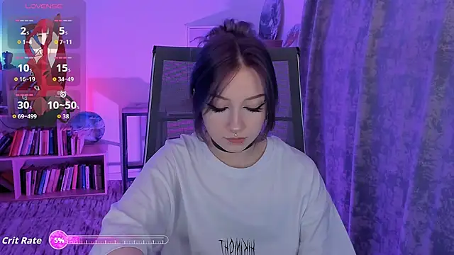 LiliLuna online show from 10/10/25, 10:47