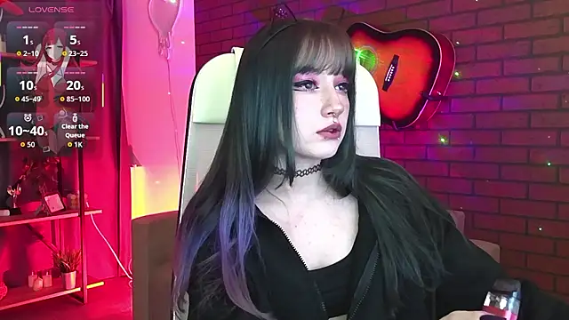 LiliLuna online show from 02/19/26, 04:14