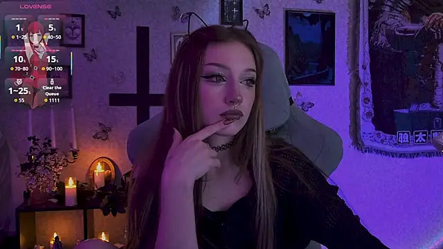 Snapshot of LiliLuna chatting on 07/17/26, 11:53 LiliLuna online show from 07/17/26, 11:53
