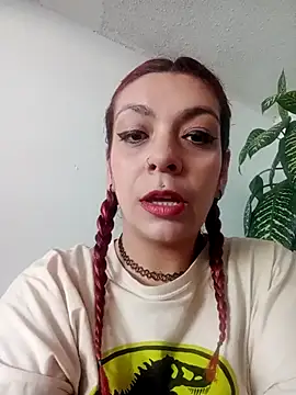  ari gato  online show from 12/15/25, 05:28