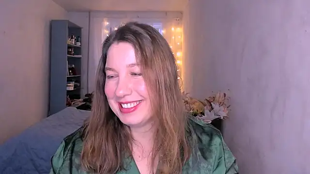 Snapshot of NancySanders chatting on 12/17/25, 09:04 NancySanders online show from 12/17/25, 09:04