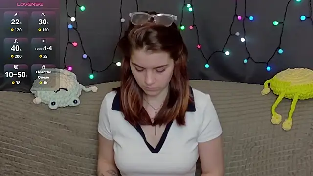 ElzaBlis online show from 12/17/25, 02:45