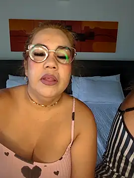 Snapshot of mature_women60 chatting on 10/22/25, 11:21 mature women60 online show from 10/22/25, 11:21