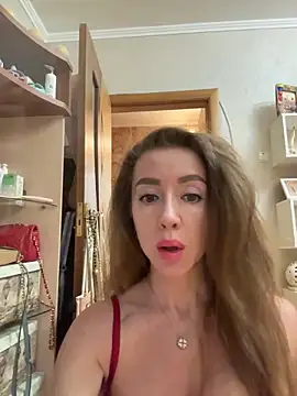 Snapshot of MarinaDiva11_74 chatting on 06/12/26, 08:30 MarinaDiva11 74 online show from 06/12/26, 08:30