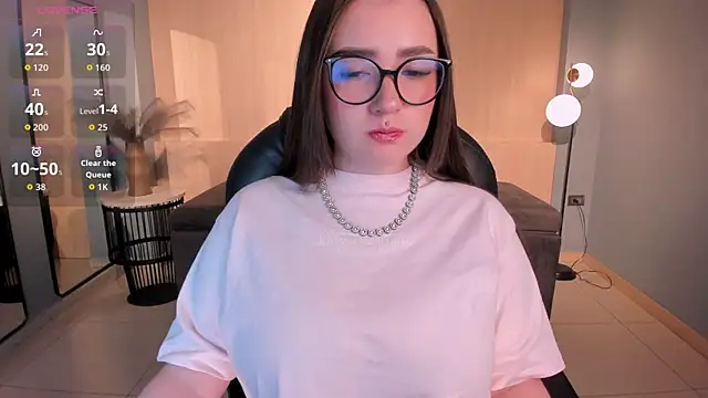 SarahRhodes  online show from 10/20/25, 11:43