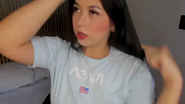 Snapshot of anagil_ chatting on 12/16/25, 02:00 anagil online show from 12/16/25, 02:00