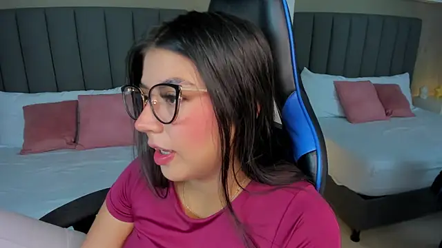 Snapshot of anagil_ chatting on 05/19/26, 02:23 anagil online show from 05/19/26, 02:23