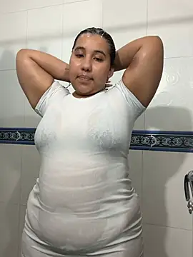 Snapshot of la_pequena_culona chatting on 04/15/26, 09:26 la pequena culona online show from 04/15/26, 09:26