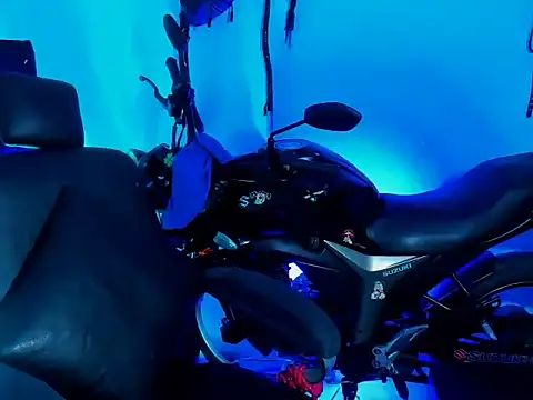 Snapshot of zeus_7777 chatting on 09/23/25, 07:00 zeus 7777 online show from 09/23/25, 07:00