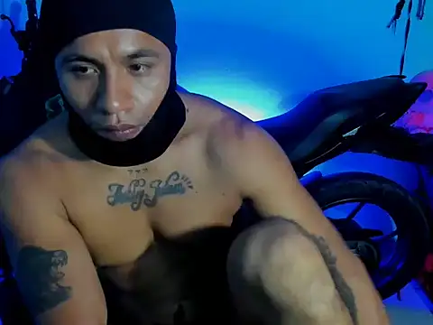 Snapshot of zeus_7777 chatting on 10/11/25, 12:36 zeus 7777 online show from 10/11/25, 12:36