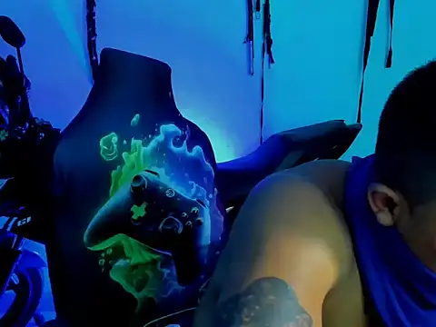 Snapshot of zeus_7777 chatting on 10/14/25, 04:46 zeus 7777 online show from 10/14/25, 04:46