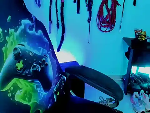 Snapshot of zeus_7777 chatting on 11/06/25, 10:27 zeus 7777 online show from 11/06/25, 10:27