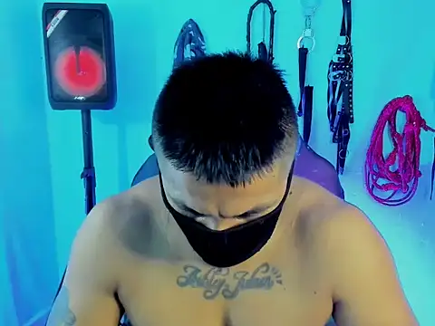 Snapshot of zeus_7777 chatting on 11/12/25, 08:04 zeus 7777 online show from 11/12/25, 08:04