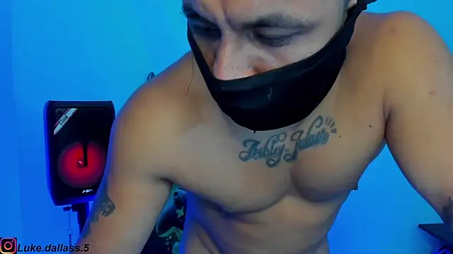 Snapshot of zeus_7777 chatting on 11/30/25, 12:09 zeus 7777 online show from 11/30/25, 12:09