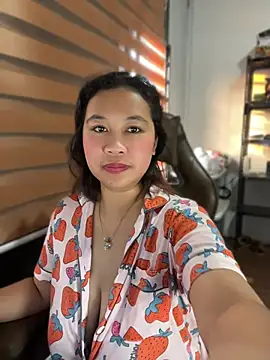 sweet-candy07 online show from 04/15/26, 10:10