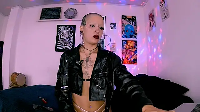 plutonbluemooon333 online show from 04/04/26, 10:29