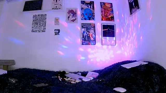 plutonbluemooon333 online show from 06/11/26, 12:32